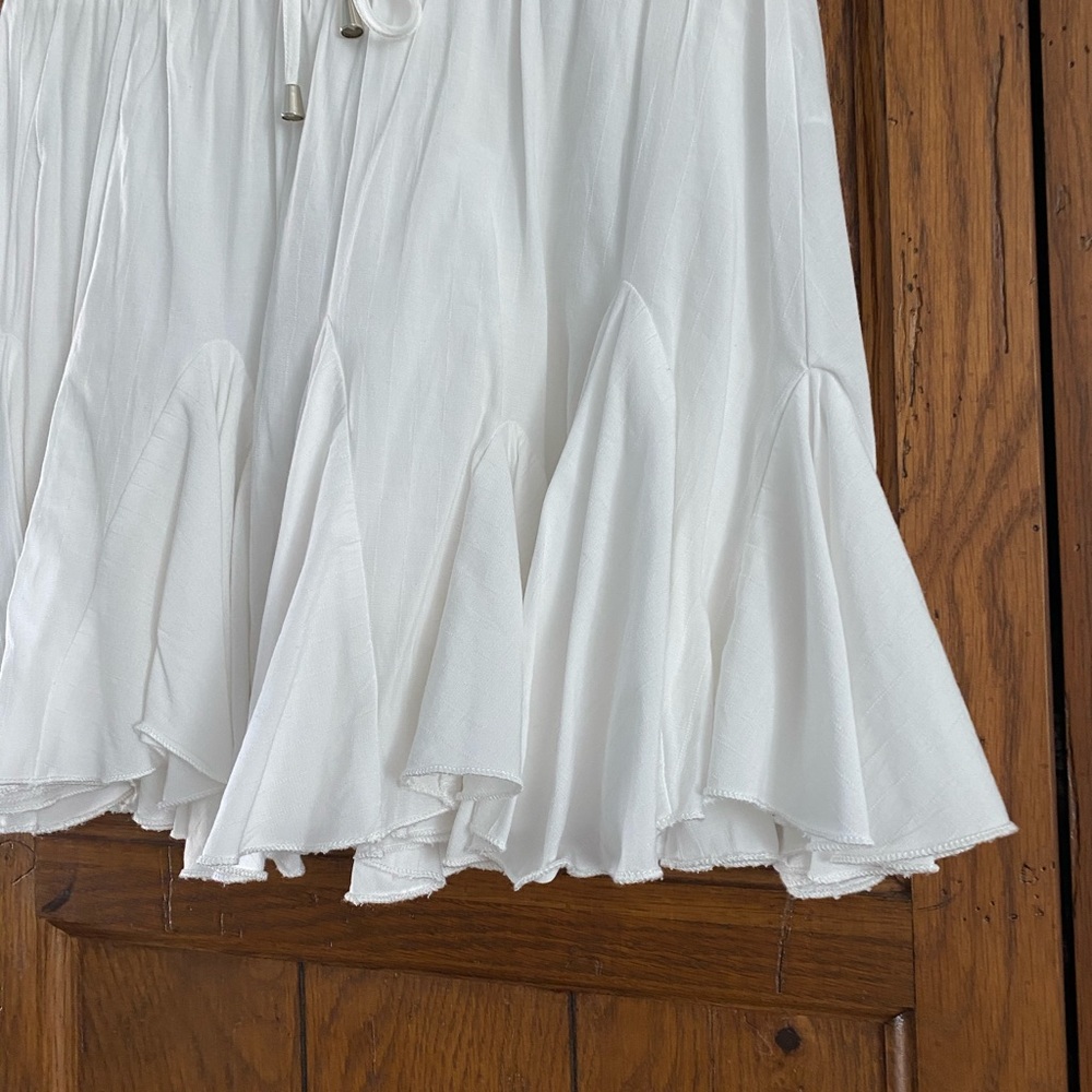 Lizard Thicket White Ruffled Mini Skort! Like New… - image 5